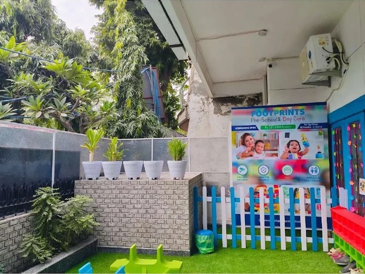 Footprints: Play School & Preschool