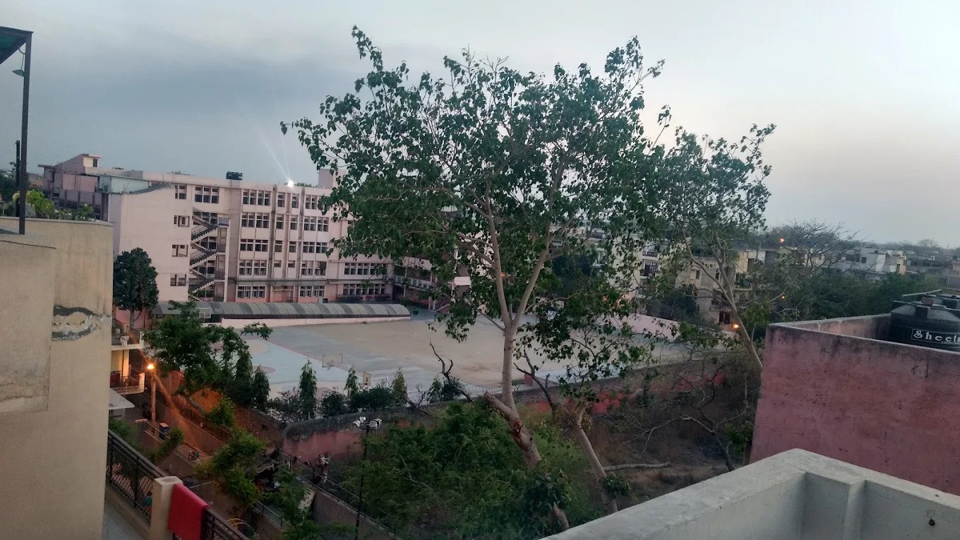 Greenway Modern Sr. sec. School