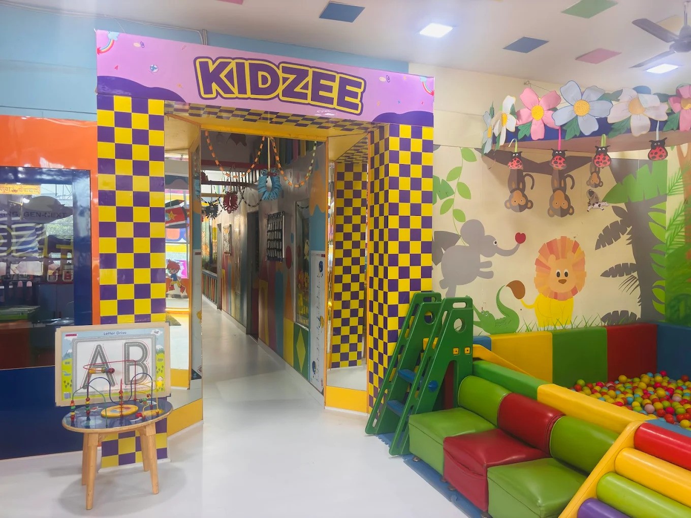 KIDZEE NANGLOI